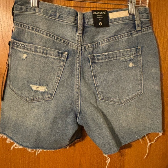 Blank NYC Light Wash Distressed Jean Shorts High Rise Blue Size 27 NWT - Picture 2 of 9